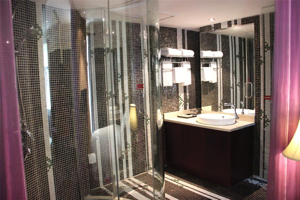 Manhattan Jinling Hotel Shanghai Extérieur photo