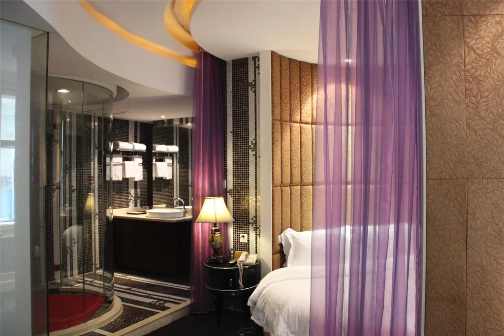 Manhattan Jinling Hotel Shanghai Extérieur photo